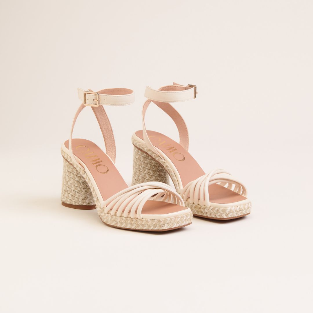 FUSCA White heels