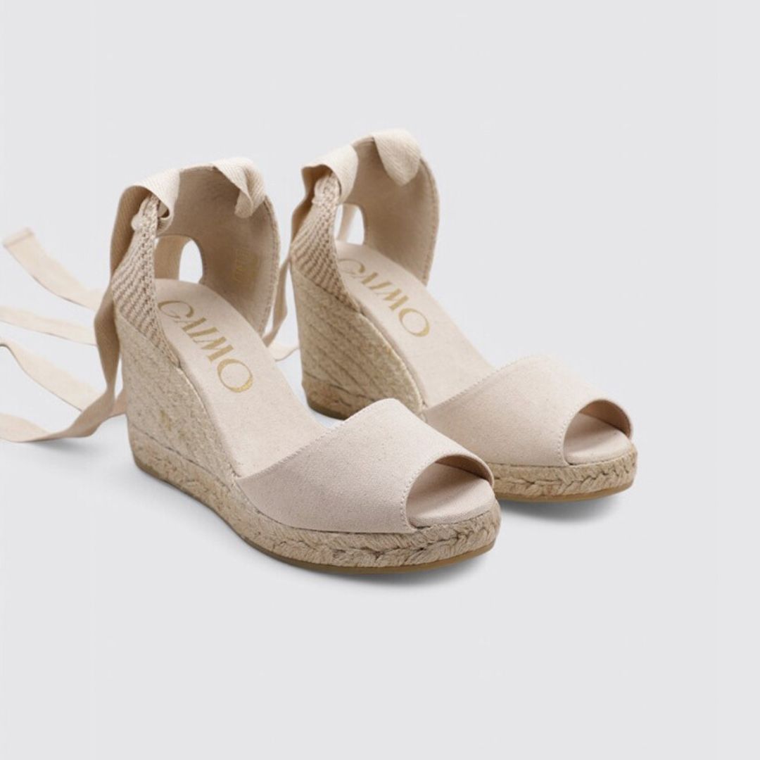 Capua Beige peep-toe wedge espadrilles with ribbon ankle ties – handcrafted in Spain from natural jute and cotton.