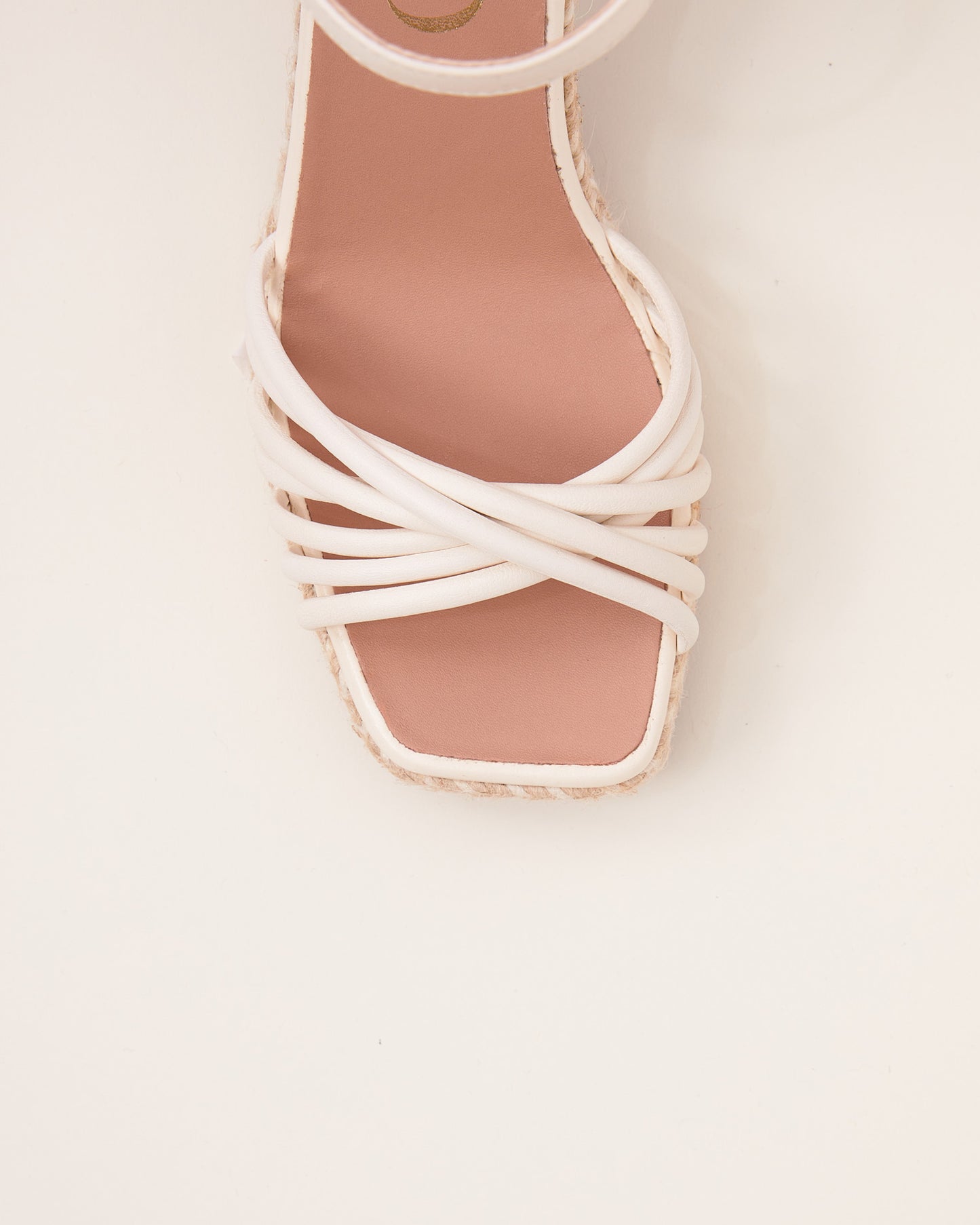 FUSCA White heels