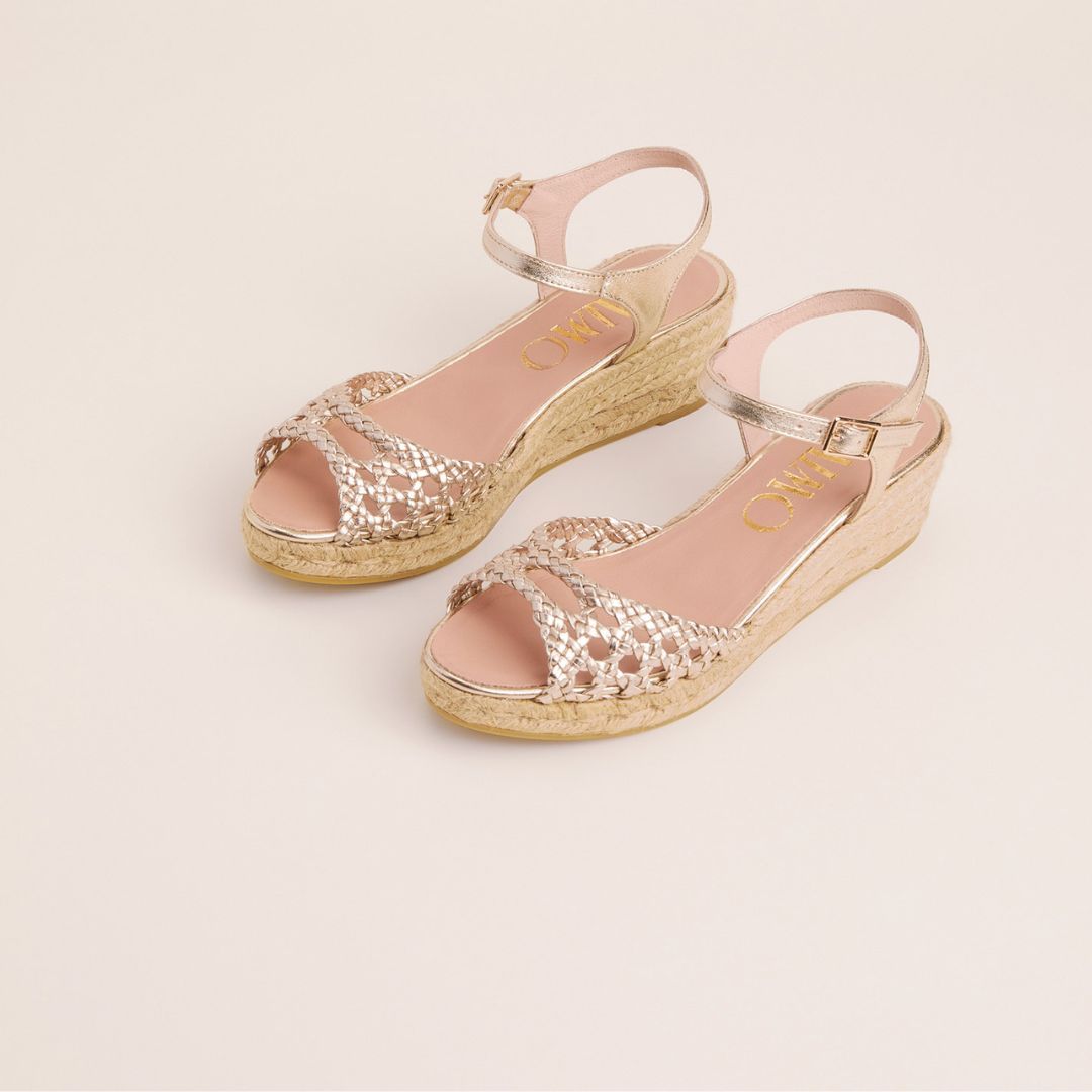 Vitta low-wedge braided leather espadrilles with open toe and side buckle – handcrafted in Spain by Gaimo.
