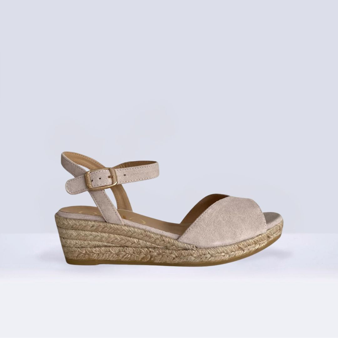 Lussy Pearl Grey low-wedge suede espadrilles with ankle strap, handcrafted in Spain by Gaimo