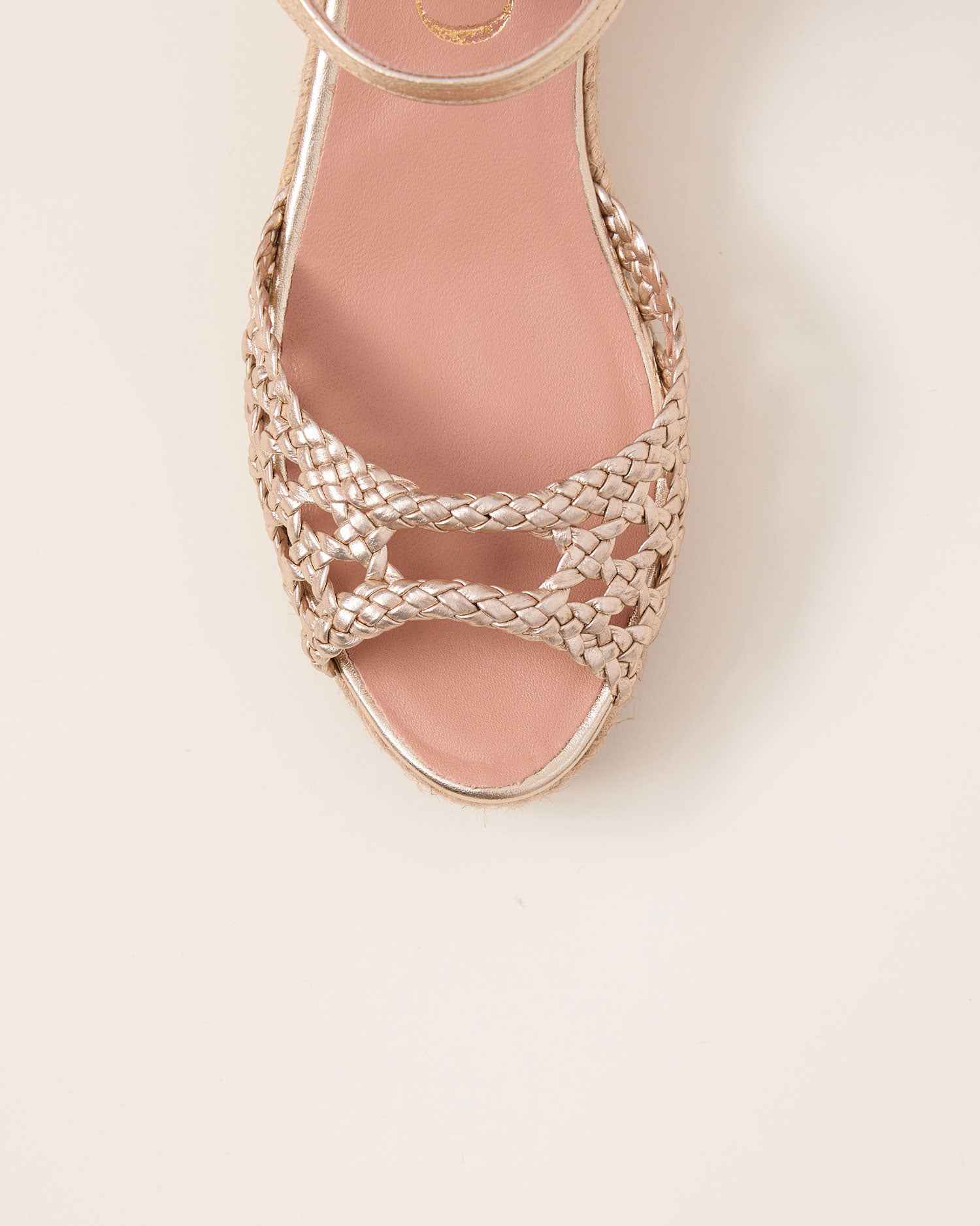 Vitta low-wedge braided leather espadrilles with open toe and side buckle – handcrafted in Spain by Gaimo.